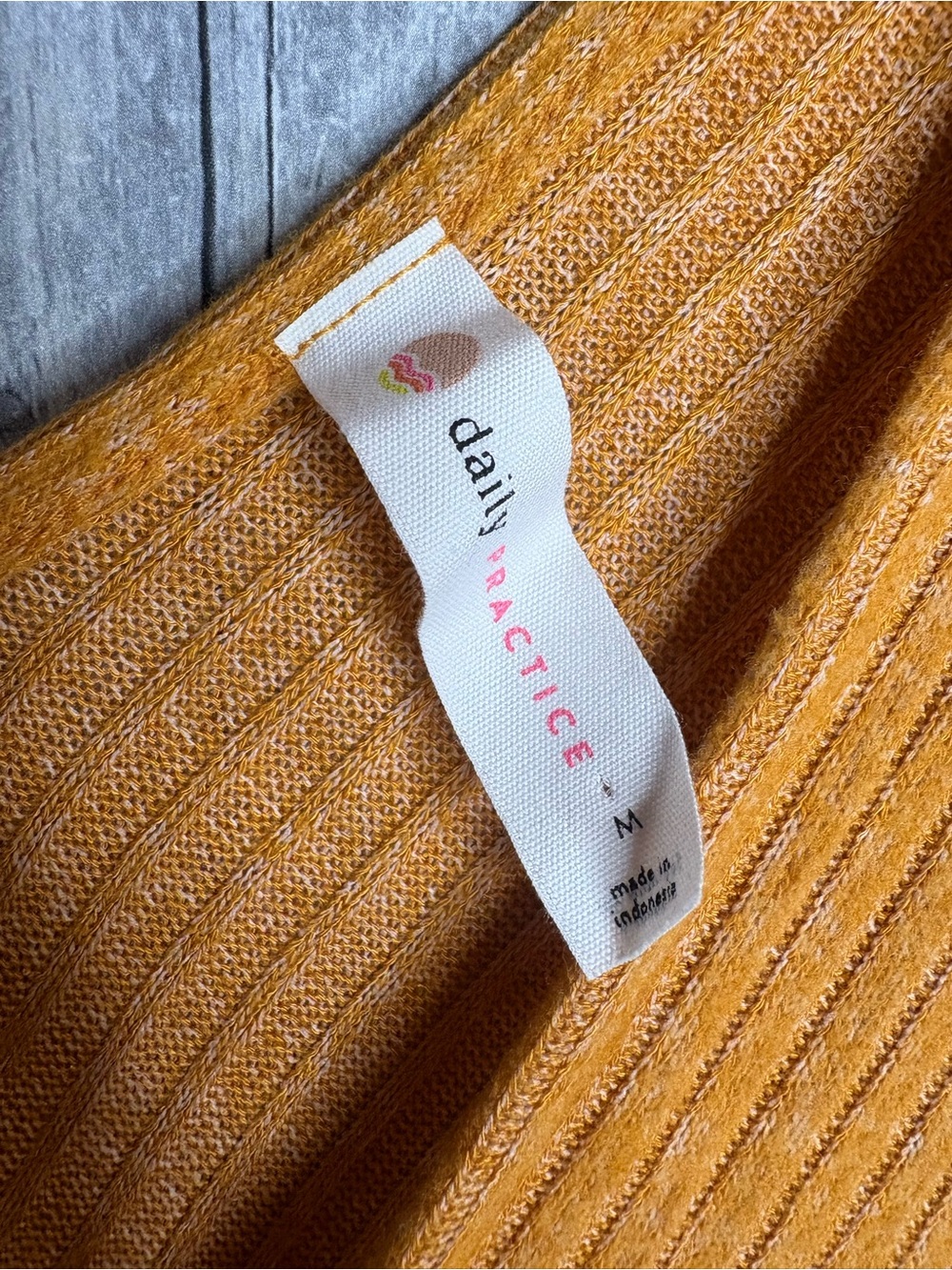 Daily Practice barre midi Dress Ribbed Knit honey yellow gold long sleeve medium - Picture 4 of 4